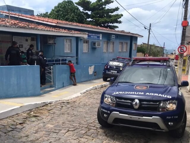 Bandidos invadem posto de Sade e roubam vacinas contra Covid-19 em Natal
