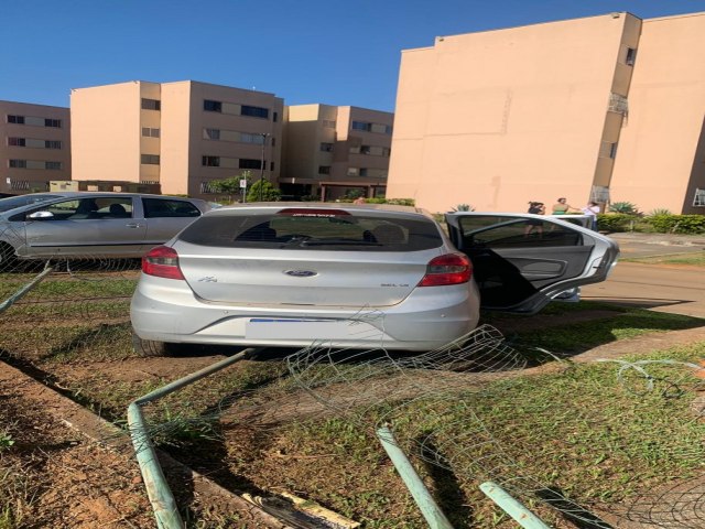 PMDF PRENDE QUATRO BANDIDOS NO RIACHO FUNDO 2 APS PERSEGUIO A CARRO ROUBADO 