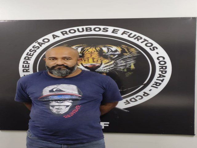 POLCIA PRENDE ASSALTANTE DE BANCO ESCONDIDO EM GUAS LINDAS-GO 