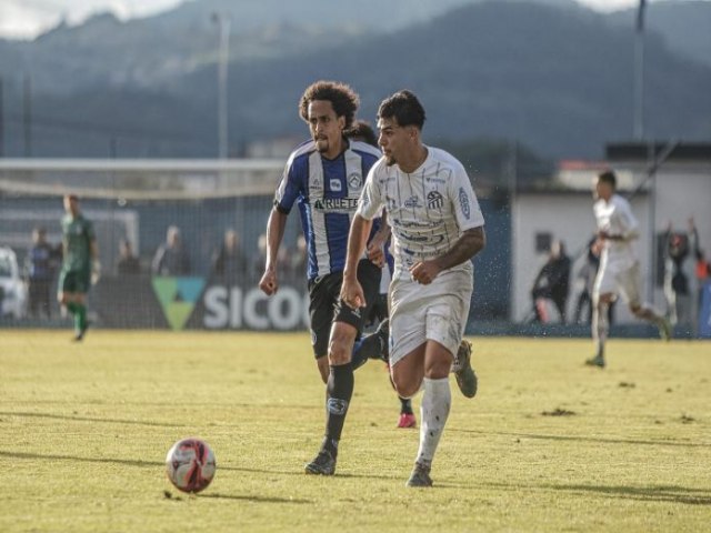 Caravaggio empata e segue l�der da S�rie B do Catarinense
