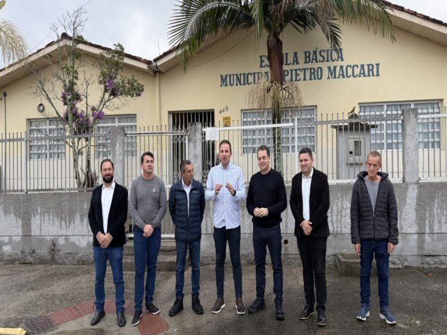 Deputados anunciam R$ 1 milh�o para reforma da Escola Pietro Maccari