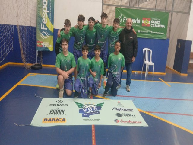 Morro da Fuma�a encerra participa��o no Jesc Estadual com quarto lugar no voleibol masculino