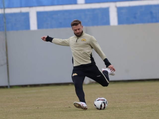 Criciúma visita a Ponte Preta em busca da liderança na Série B Criciúma visita a Ponte Preta em busca da liderança na Série B