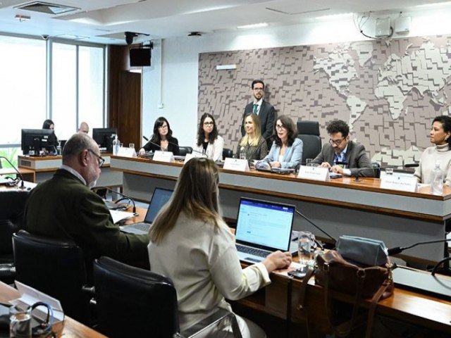 Debate defende a��es para conter viol�ncia contra jornalistas nas elei��es