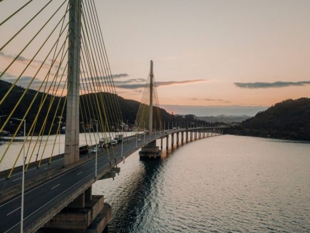 Tr�nsito na ponte Anita Garibaldi � liberado de forma parcial nos dois sentidos