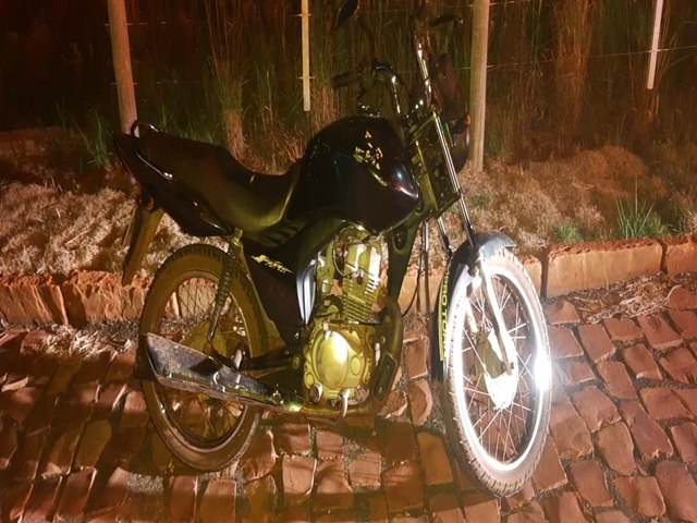 Moto Furtada em Santa Cruz do Rio Pardo/SP, Foi Recuperada Por Policiais de Bernardino de Campos/SP