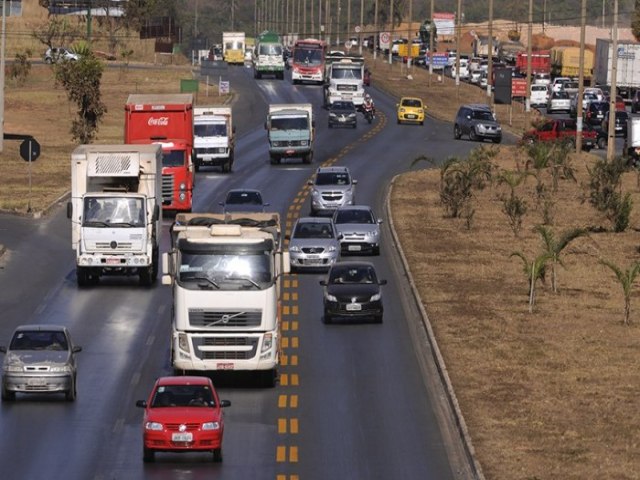 Placas de veculos voltaro a informar cidade e estado, conforme projeto