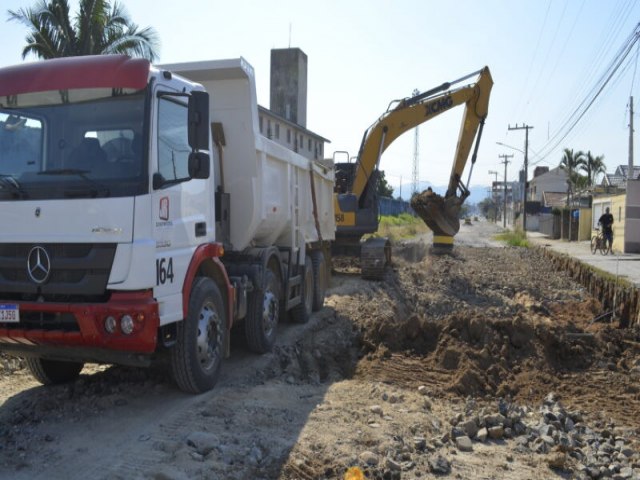 Pavimentao da Rua dos Ferrovirios; Obras so retomadas