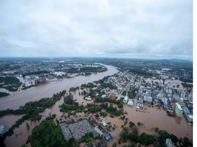 Governo do RS divulga chave PIX oficial para ajudar vtimas das enchentes