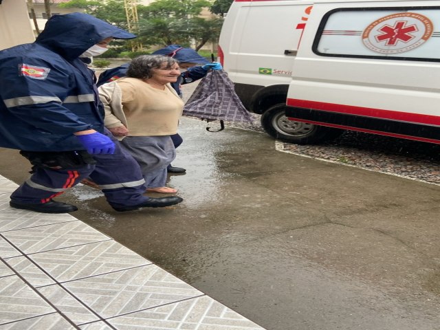 Idosa  encontrada cada na chuva em Oficinas