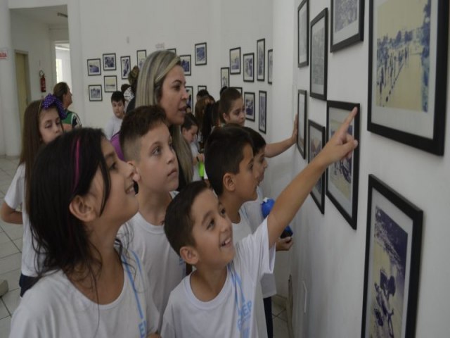 Galeria de fotos da Enchente de 1974 volta  exposio no Centro Municipal de Cultura