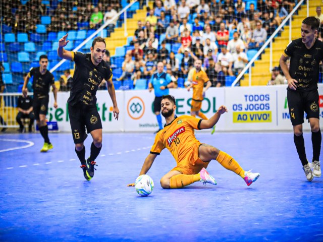 Tubaro Futsal  goleado pelo Magnus na Arena 