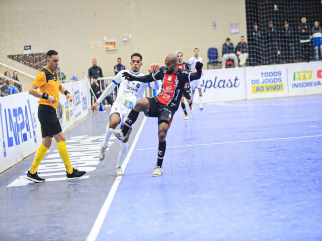 Tubaro Futsal sofre mais uma derrota  pela LNF na Arena Soratto