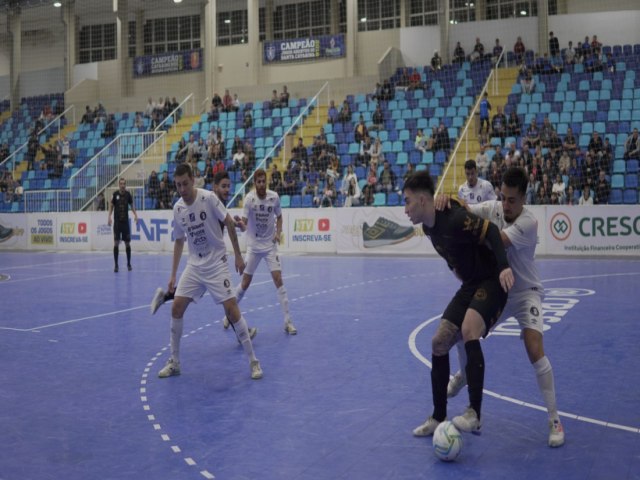 Derrota em casa deixa Tubaro Futsal longe da zona de classificao da LNF