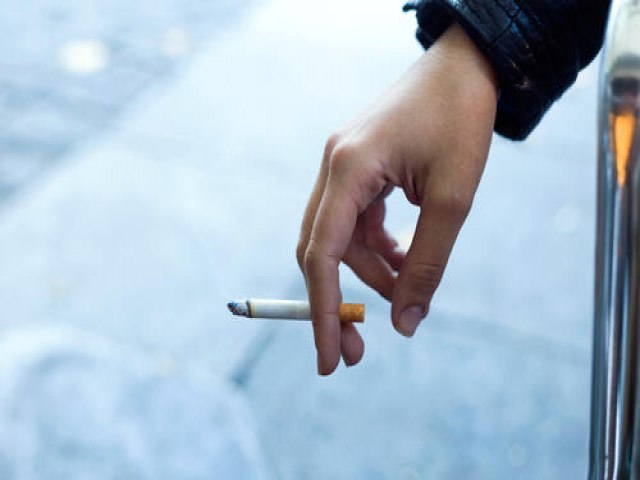 Aumento de impostos e de preo mnimo do cigarro desestimula consumo, mas pode incentivar contrabando, apontam especialistas