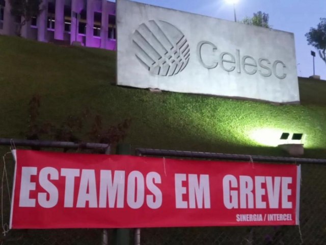 Servidores esto em greve por tempo indeterminado