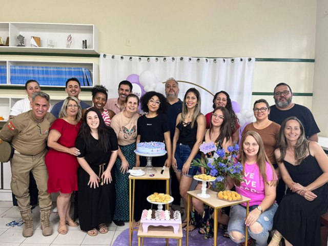 Jovem de Gravatal recebe festa surpresa de aniversrio