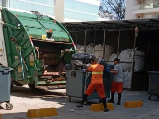 Empresa responsável pela coleta de lixo é notificada pela Prefeitura de Tubarão Empresa responsável pela coleta de lixo é notificada pela Prefeitura de Tubarão