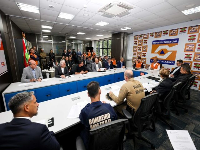Comit� de Gest�o de Crises se re�ne, ap�s decreto do alerta clim�tico em SC