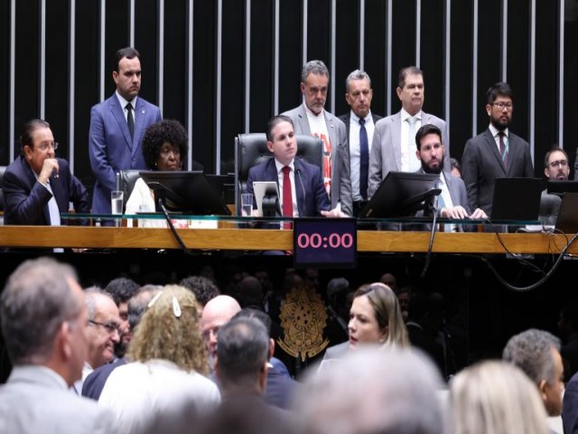 C�mara aprova fim da escala 6x1 com jornada m�xima de 40 horas semanais