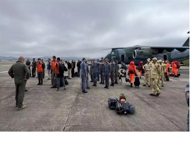  Governo Federal resgata 13 brasileiros na Venezuela ap�s terremotos