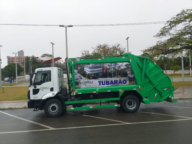 Falta de m�o de obra da Racli atrasa coleta de lixo em Tubar�o