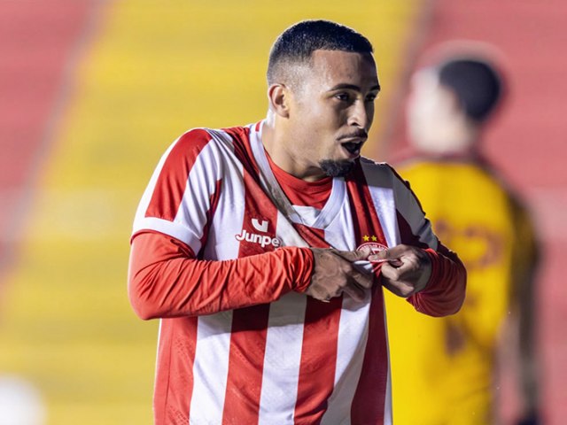 Herc�lio Luz vence mais uma no An�bal Costa e amplia sua vantagem na lideran�a da S�rie B
