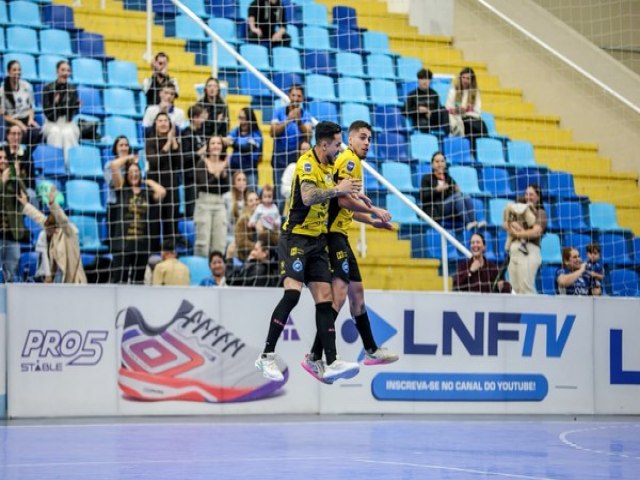 Tubar�o Futsal arranca empate do vice-l�der Joinville no final do jogo