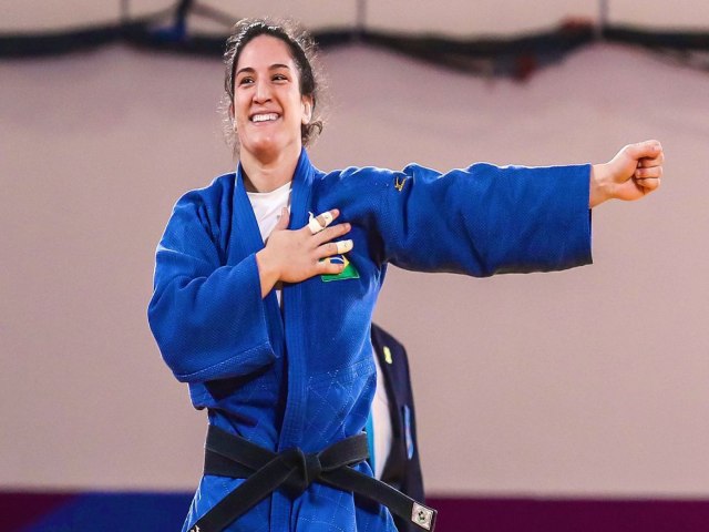 Mayra Aguiar e Rafael Macedo so bronze no World Masters de Jud