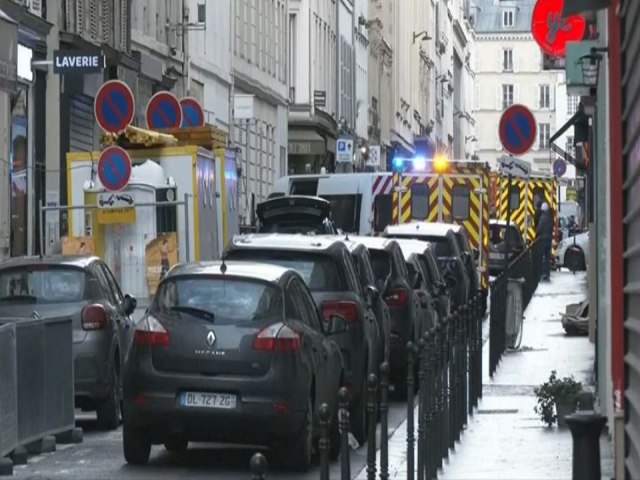 Tiroteio no centro de Paris deixa pelo menos 3 mortos e 4 feridos