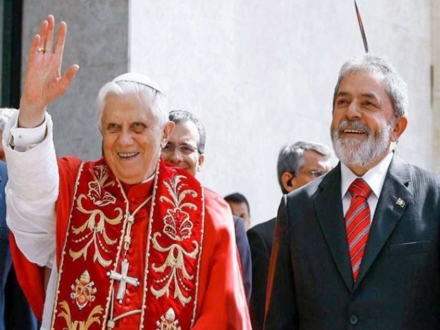 Lula lamenta morte do Papa emrito Bento XVI: \