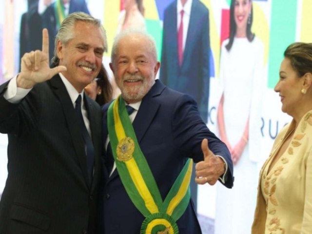 Presidente Lula anuncia volta do Brasil ao protagonismo internacional