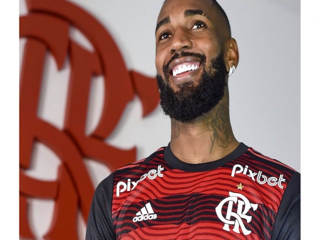 Meio-campista Gerson retorna ao Flamengo com contrato at 2027