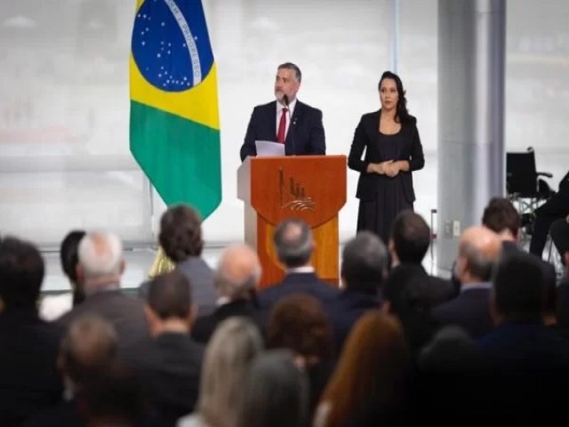 Novo chefe da Secom promete combater fake news: Desinformao mata