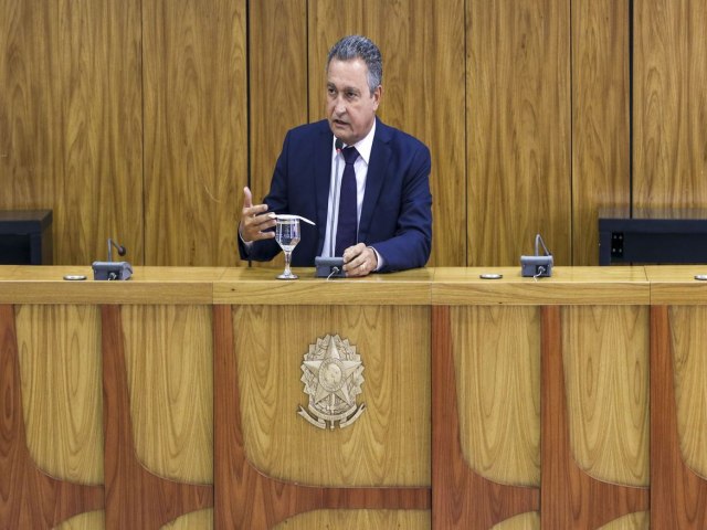 Governo federal far levantamento de obras e aes prioritrias, diz ministro