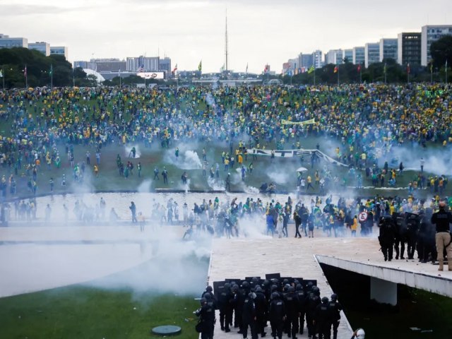 PGR pede ao STF abertura de inqurito para investigar autores intelectuais do terrorismo em Braslia