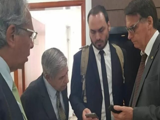 Foi o Carluxo, diz ex-ministro sobre vdeo golpista publicado por Bolsonaro nas redes