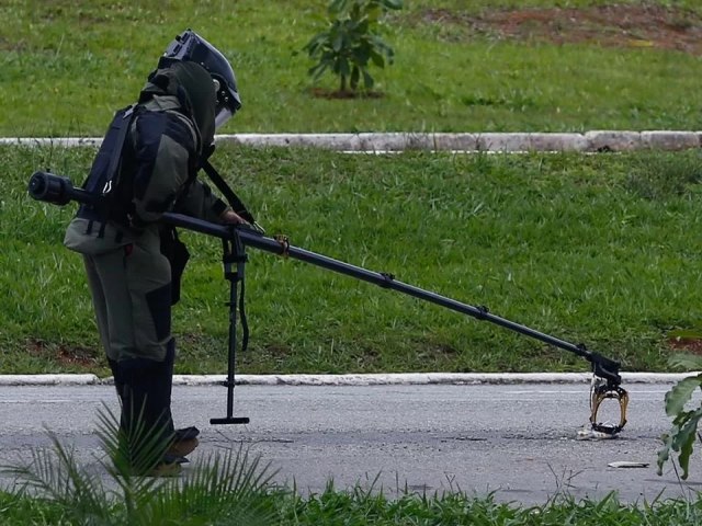 Extremista envolvido em atentado com bomba perto do Aeroporto de Braslia se entrega