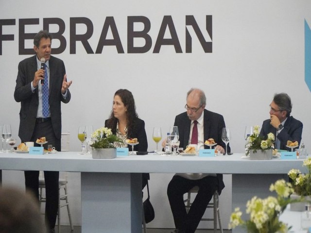 Na Febraban, Haddad defende crdito barato para estimular a economia