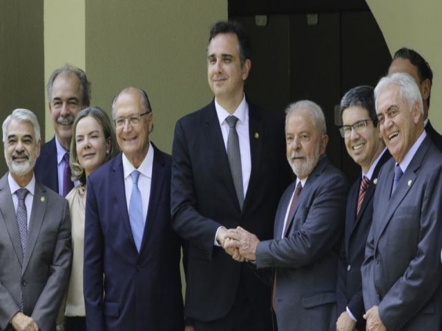 Rodrigo Pacheco  reeleito presidente do Senado e impe nova derrota ao bolsonarismo