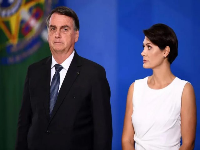 Bolsonaro arrombou porta de adega do Alvorada, trancada por Michelle para afastar Jair Renan