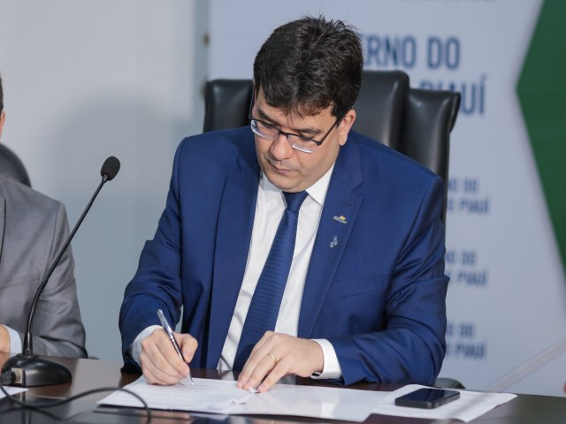 Governador encaminha  Alepi medidas que beneficiam o transporte pblico de Teresina