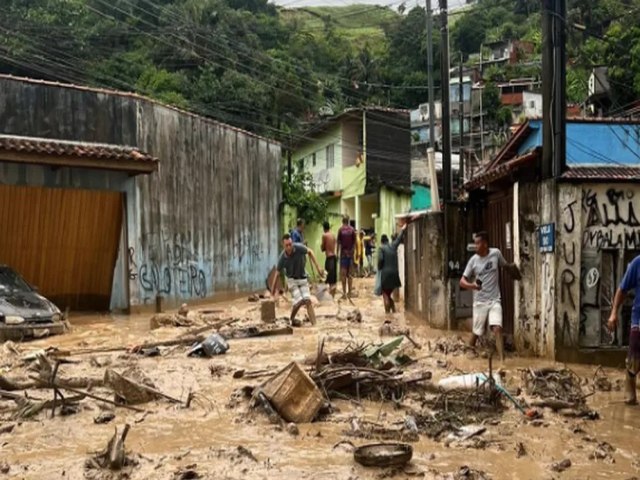 Ministros de Lula anunciam R$ 120 milhes para auxiliar municpios do litoral de SP