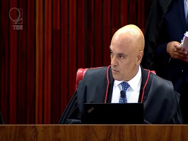 Moraes defende novas regras contra fake news: Redes sociais foram instrumentalizadas por radicais