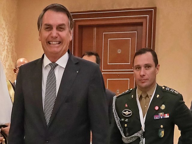 Atuao de brao direito deixa digital de Bolsonaro exposta no Escndalo das Jias