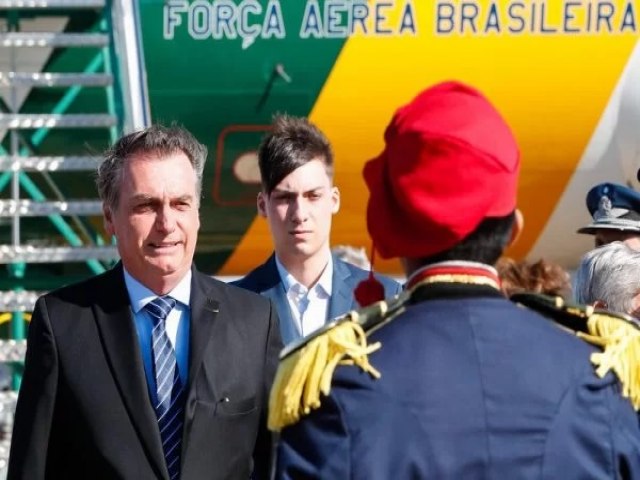 Receita em Braslia tem de explicar por que liberou fuzil de Bolsonaro