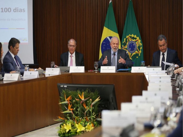 Presidente Lula pede unidade de ministros em anncios do governo