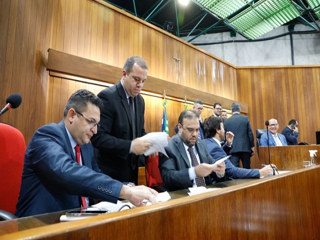 Assembleia aprova medidas propostas pelo governo, entre elas o novo piso dos professores do Estado