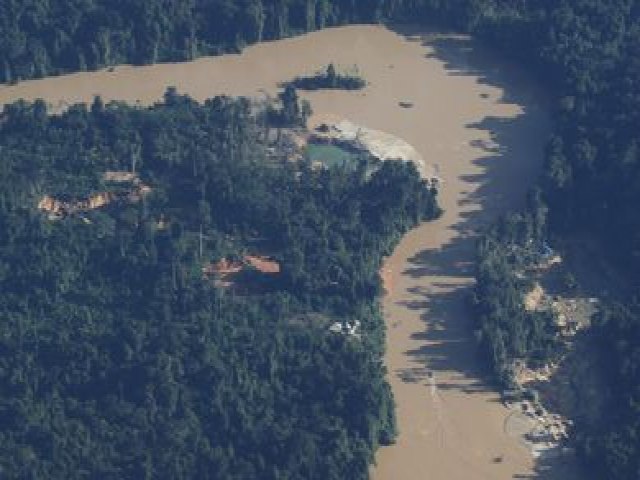 Aeronave  destruda aps fechamento do espao areo em terra Yanomami