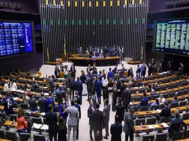 Cmara aprova projeto do governo Lula que prev igualdade salarial entre homens e mulheres